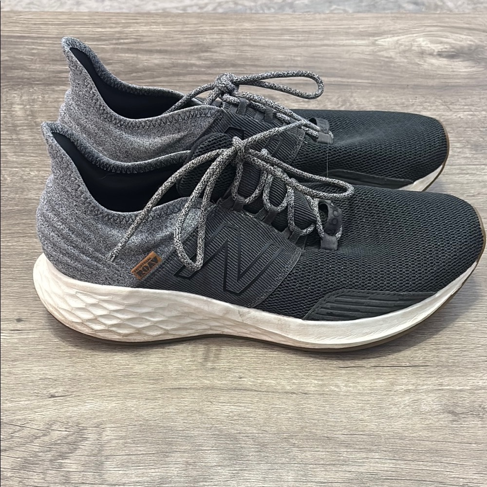 New Balance Men's Black and Gray Running Shoes